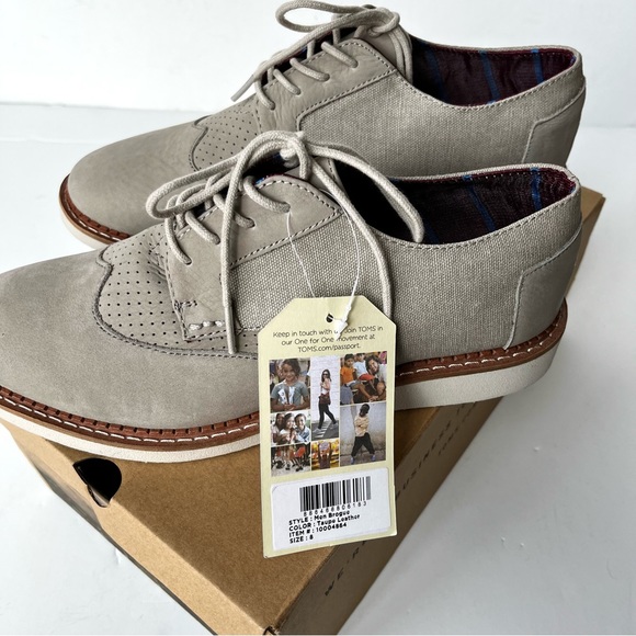 NEW IN BOX Toms Men’s Brogue Leather Shoes in Taupe 8M - Picture 2 of 15